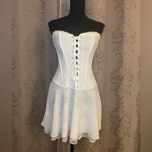 NEW WITH TAGS OUTCAST White Lace Corset Mini Dress Size M